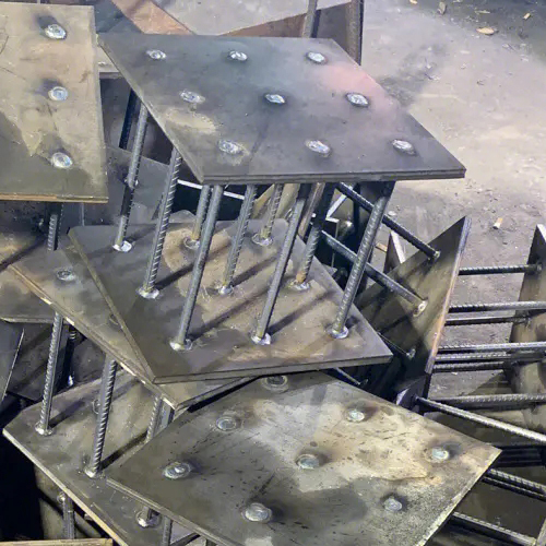 在确定天水预埋件位置时，需要考虑以下几点